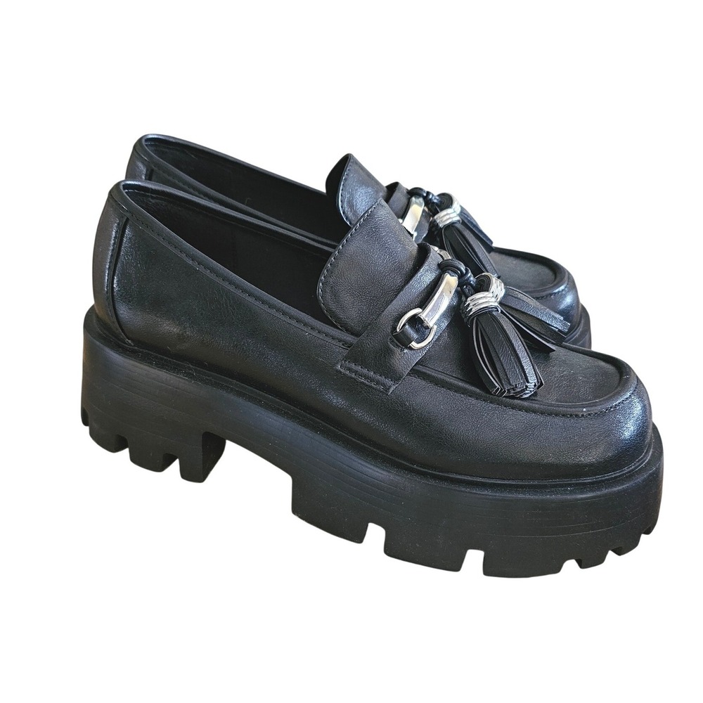 Steve Madden Black Leather Tassel Lug Sole Loafers